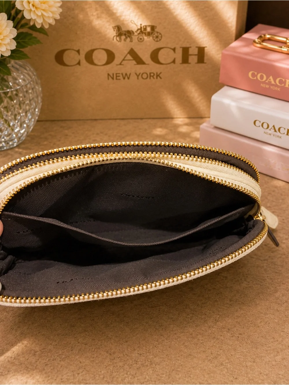 Coach Crossbody Clutch Flower Patch Print Chalk Floral Double Zip EUC